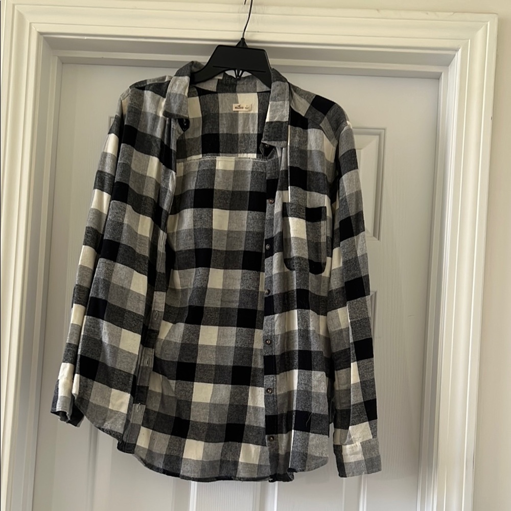 Hollister classic Black and White Checkered women’s flannel